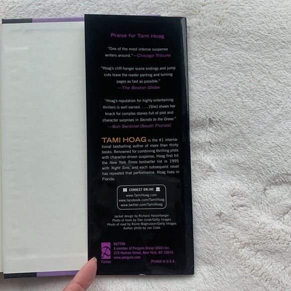 SOLD - Not For Sale
3 for $5 - Tami Hoag - Down The Darkest Road - Picture 3 of 6